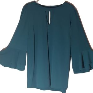 She&Sky women's plus size 1X beautiful forest green pullover blouse. 838